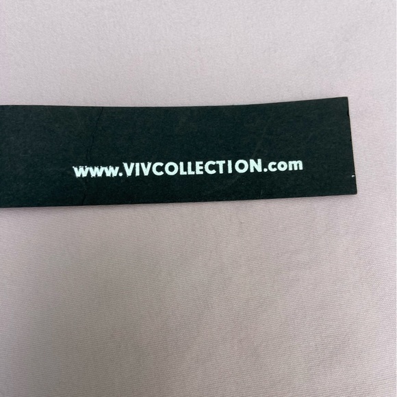 NWT Viv Collection stretch leggings. A burst of summer flowers brighten your day - Picture 6 of 7